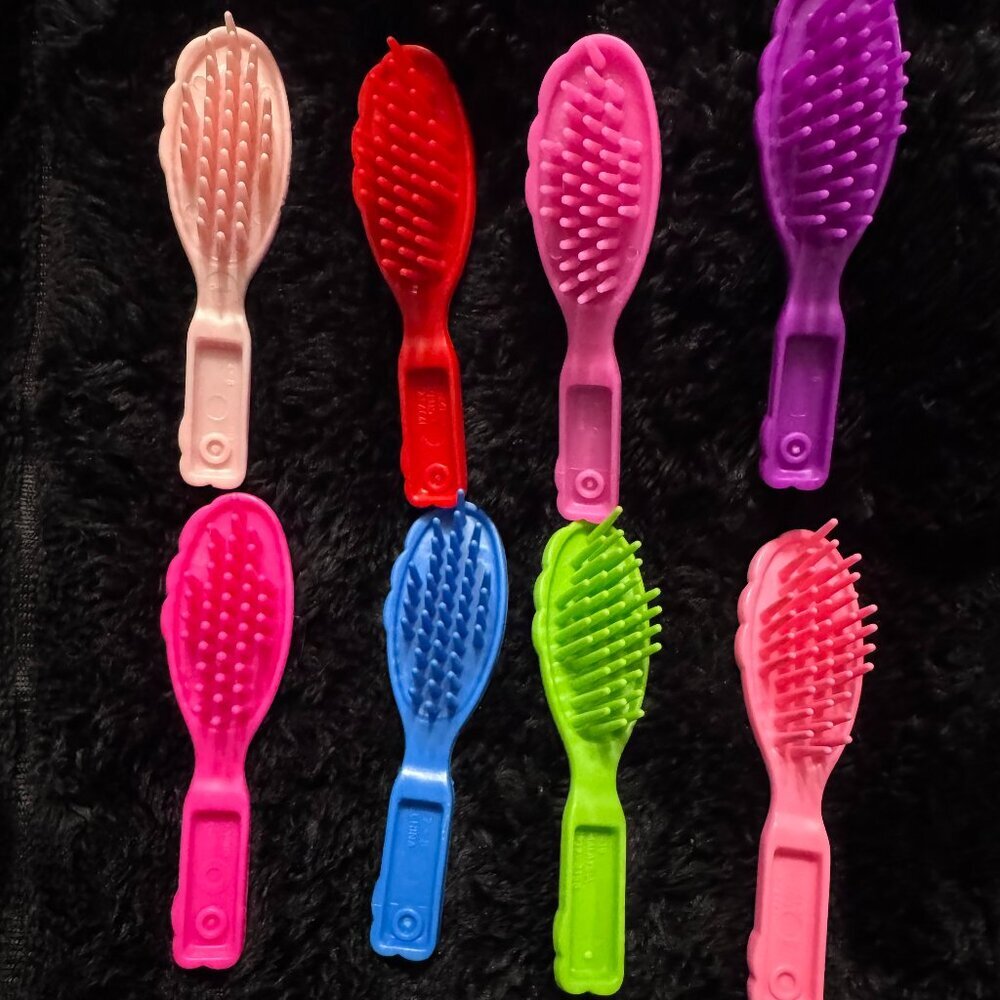Vintage Barbie Hairbrush lot​